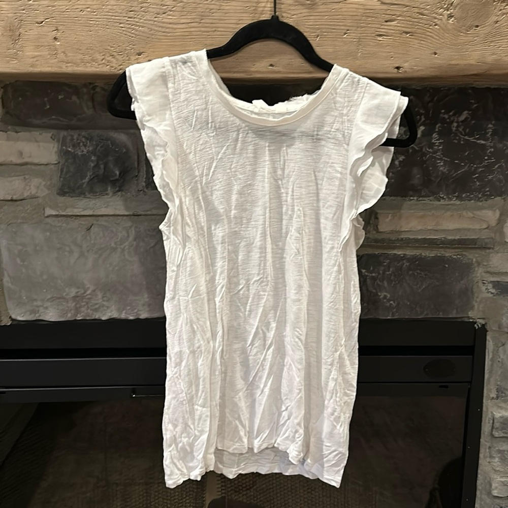 White short sleeve top. No stains. Ruffle sleeve.